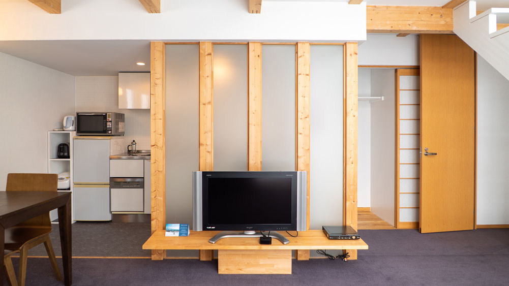 Sekka Ni 2 - Flatscreen Tv in Living Room